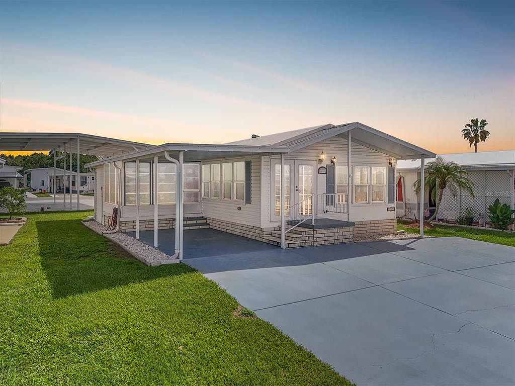 35045 Cynthia Ave #35945 Zephyrhills, FL 33541 - Thumbnail 2