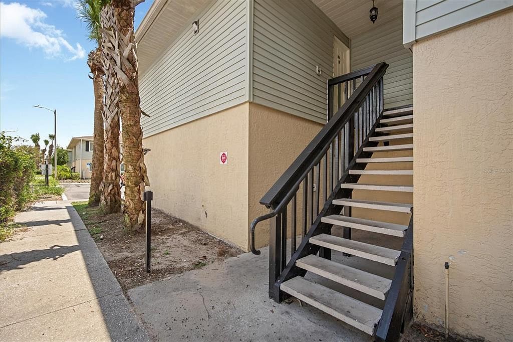 638 Golden Raintree Pl Brandon, FL 33510 - Thumbnail 2