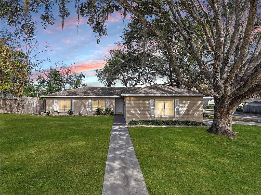 1016 Lady Guinevere Dr Valrico, FL 33594 - Thumbnail 2