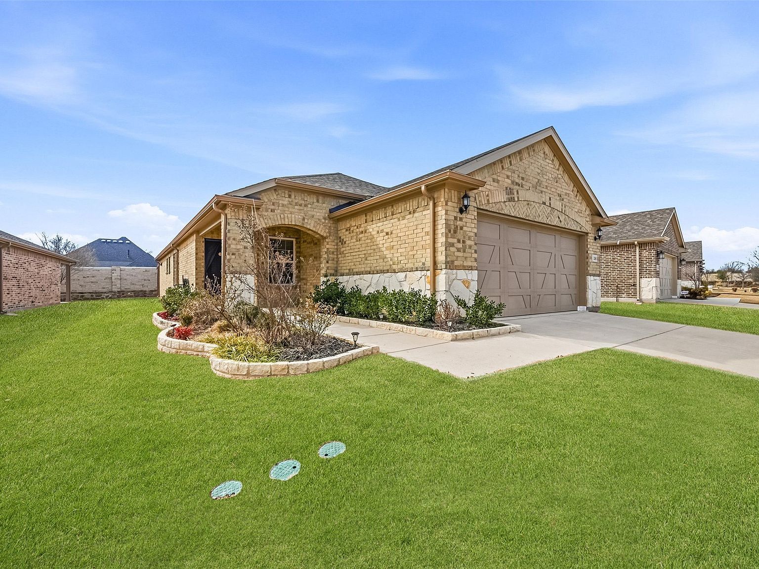 200 Sleepy Willow Ln McKinney, TX 75071 - Thumbnail 2