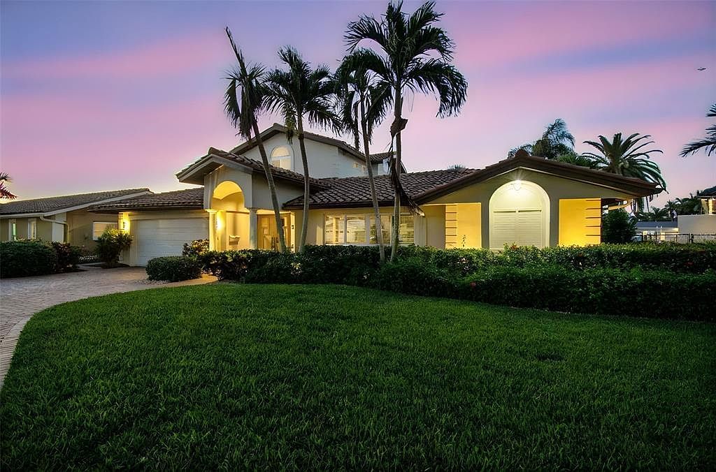 2085 Massachusetts Ave NE Saint Petersburg, FL 33703 - Thumbnail 2