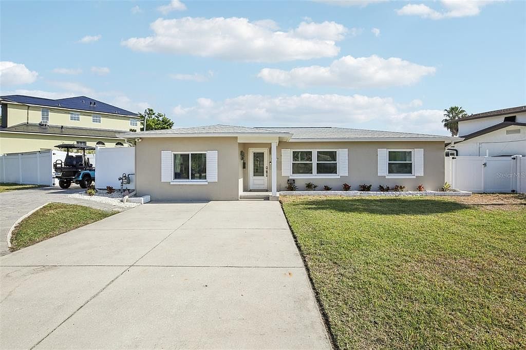 5467 Bayou Grande Blvd NE Saint Petersburg, FL 33703 - Thumbnail 2