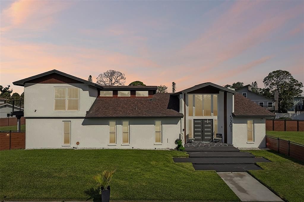 5201 Huntington St NE Saint Petersburg, FL 33703, 33703