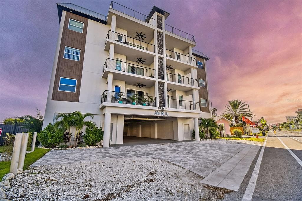 19505 Gulf Blvd #404 Indian Rocks Beach, FL 33785, 33785
