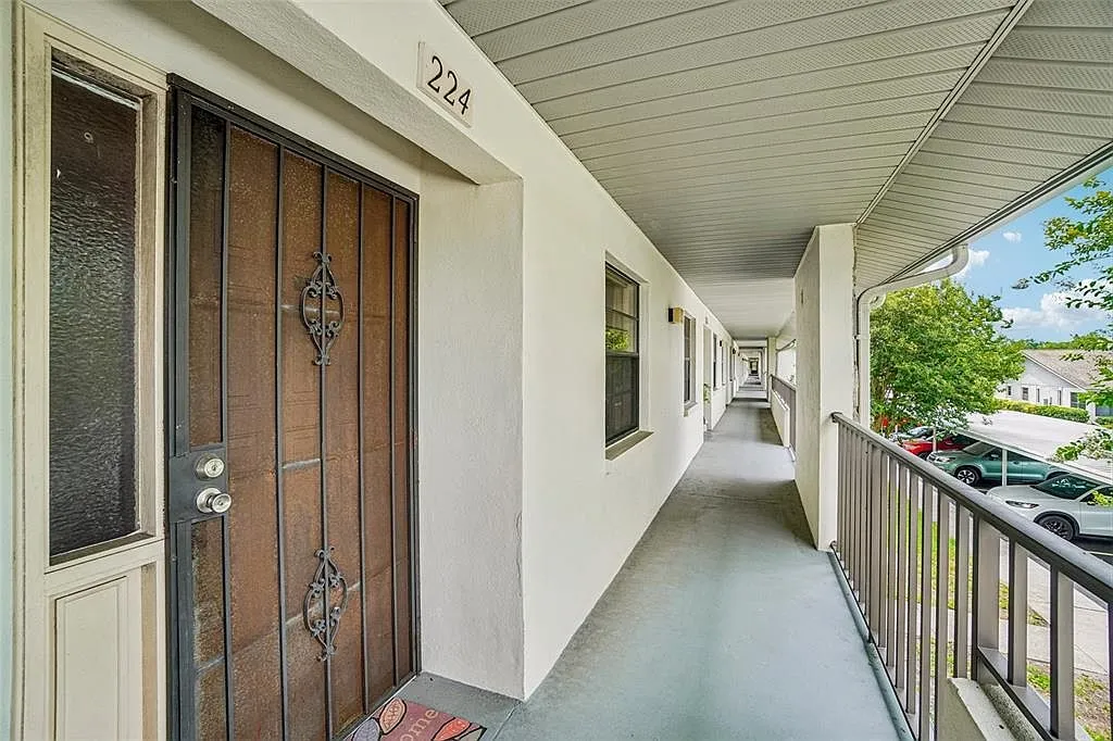 1601 43rd St N APT 224 Saint Petersburg, FL 33713, 33713