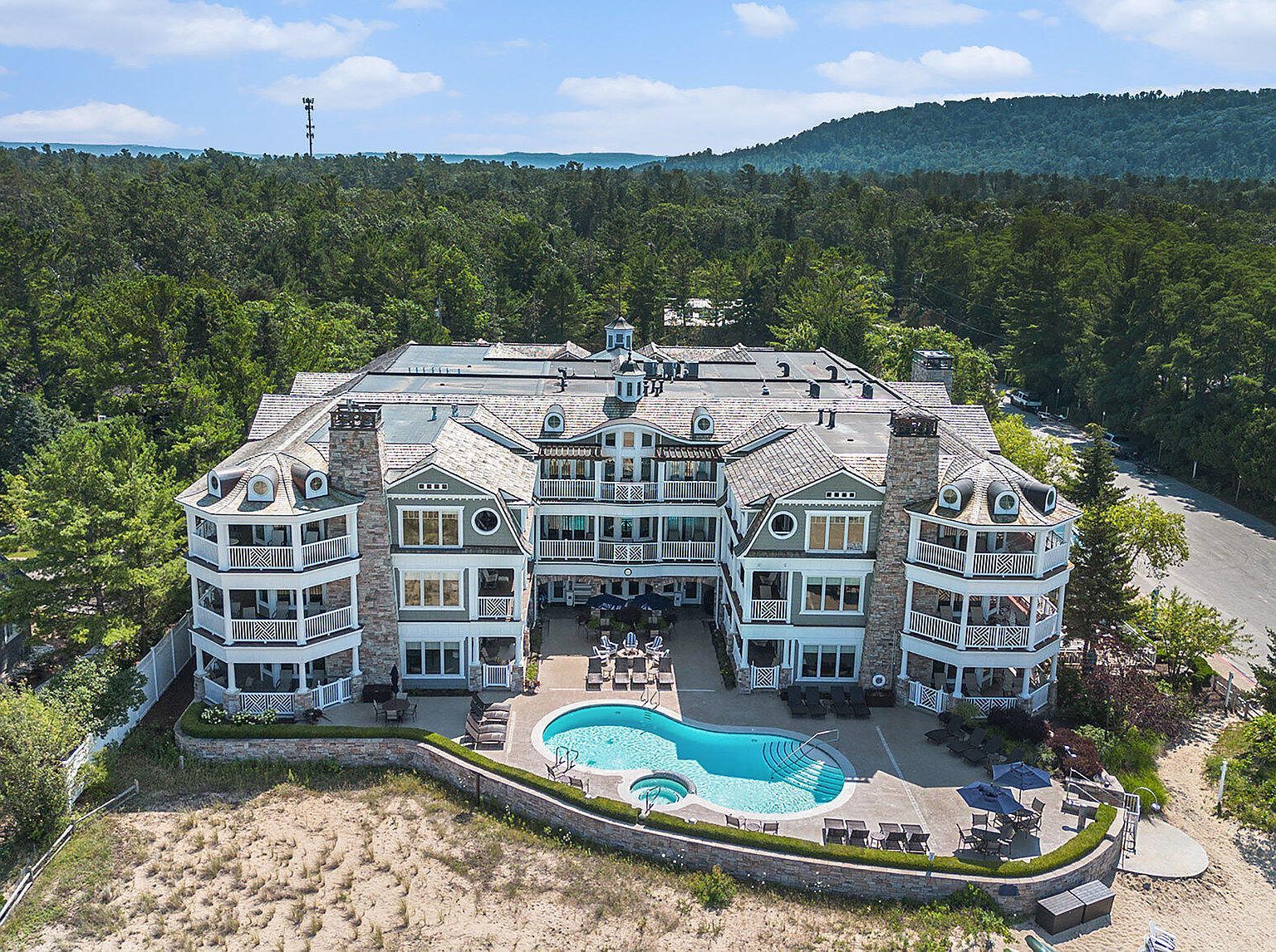 5707 S Lake St #5-A Glen Arbor, MI 49636 - Thumbnail 2