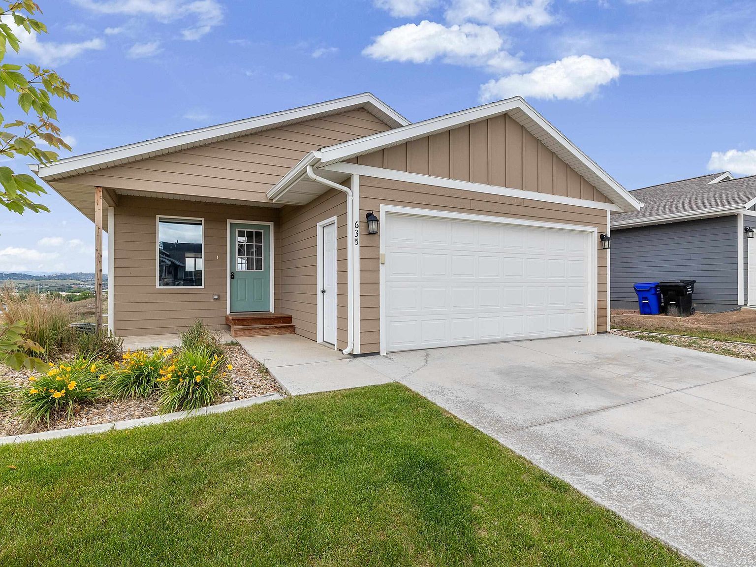 635 Diamond Ridge Blvd Rapid City, SD 57703, 57703