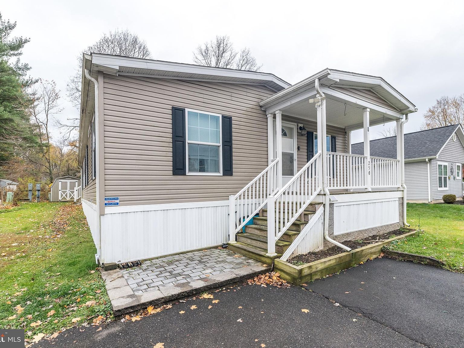 250 Wooded Dr Doylestown, PA 18901 - Thumbnail 2