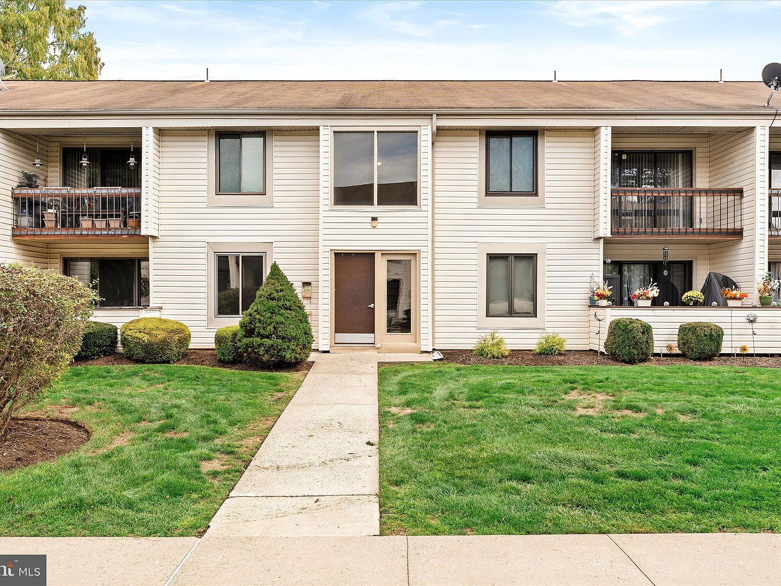 U7 Avon Dr East Windsor, NJ 08520 - Thumbnail 2