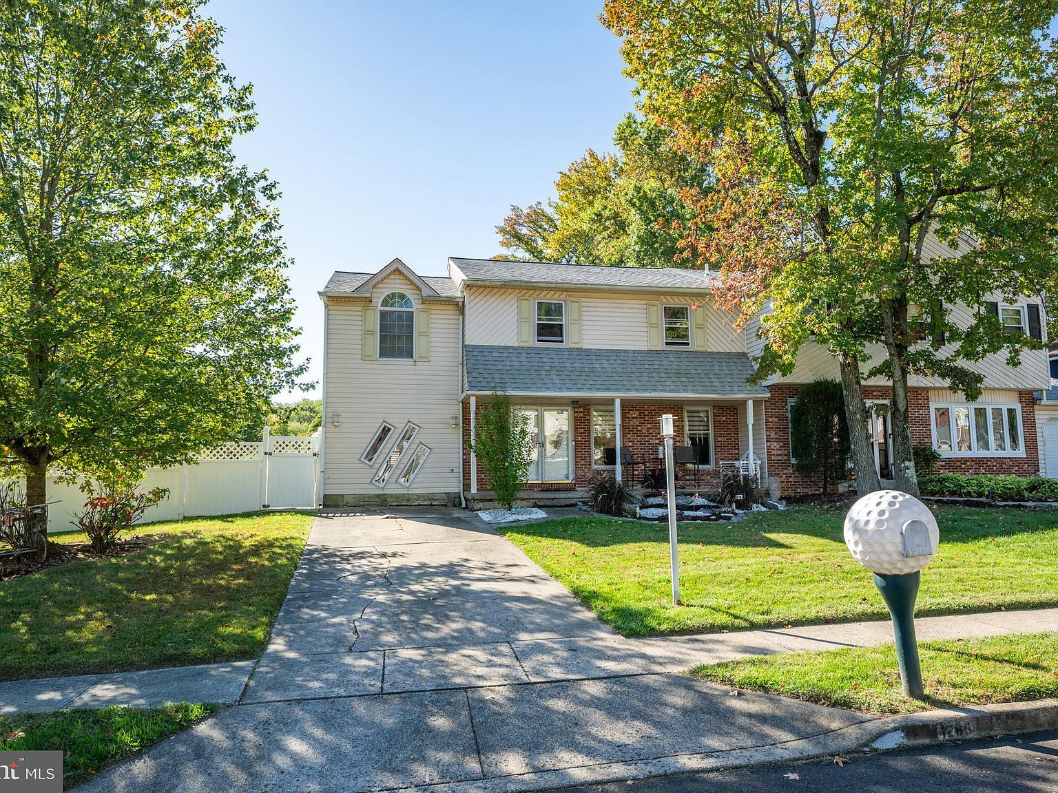 1265 Barclay Cres Yardley, PA 19067 - Thumbnail 2