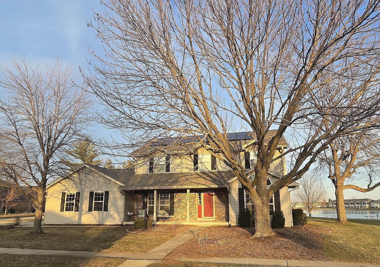 306 Beringer Cir Urbana, IL 61802 - Thumbnail 2