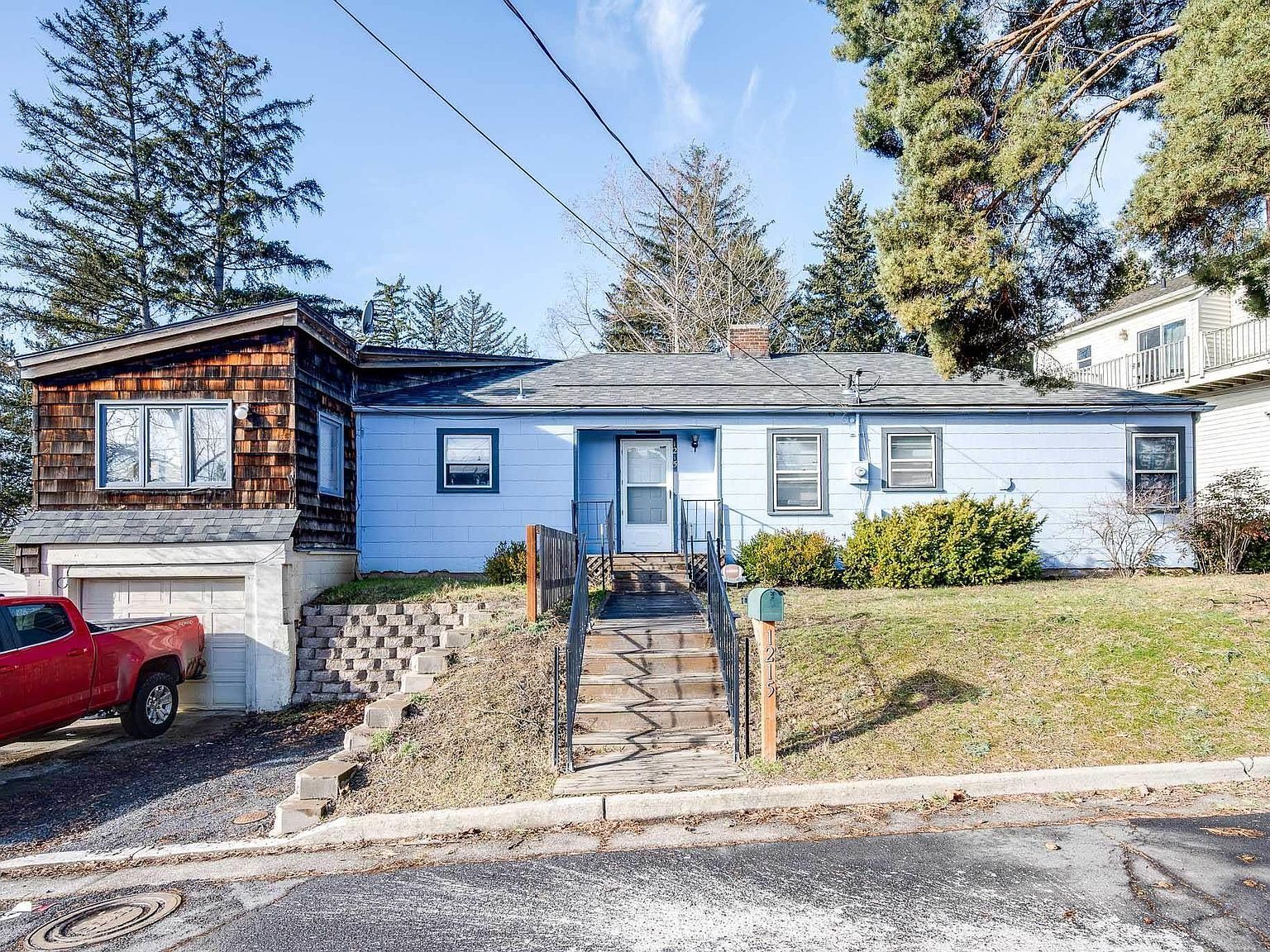 1215 NE Myrtle St Pullman, WA 99163 - Thumbnail 2