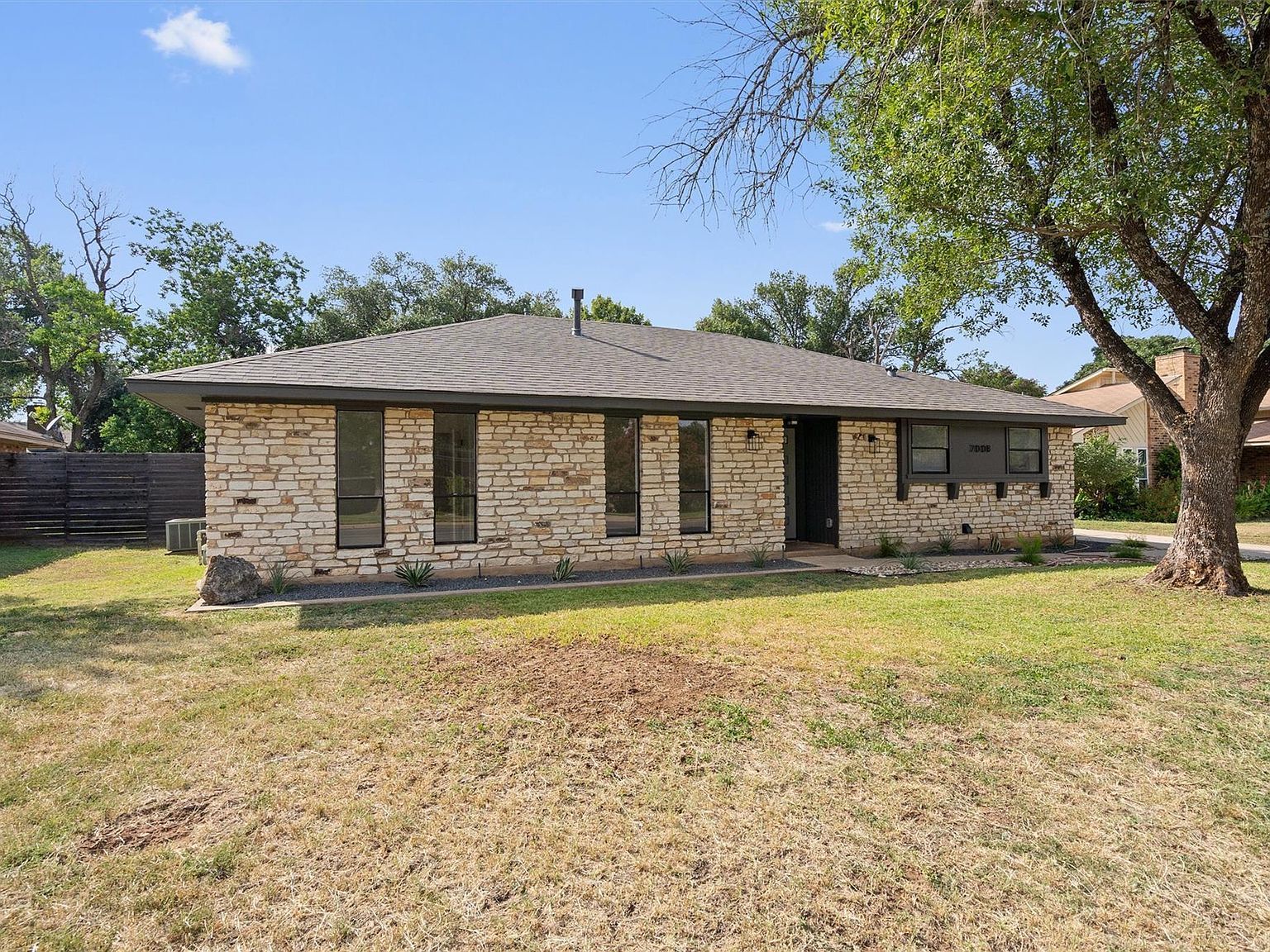 7008 Beckett Rd Austin, TX 78749 - Thumbnail 2