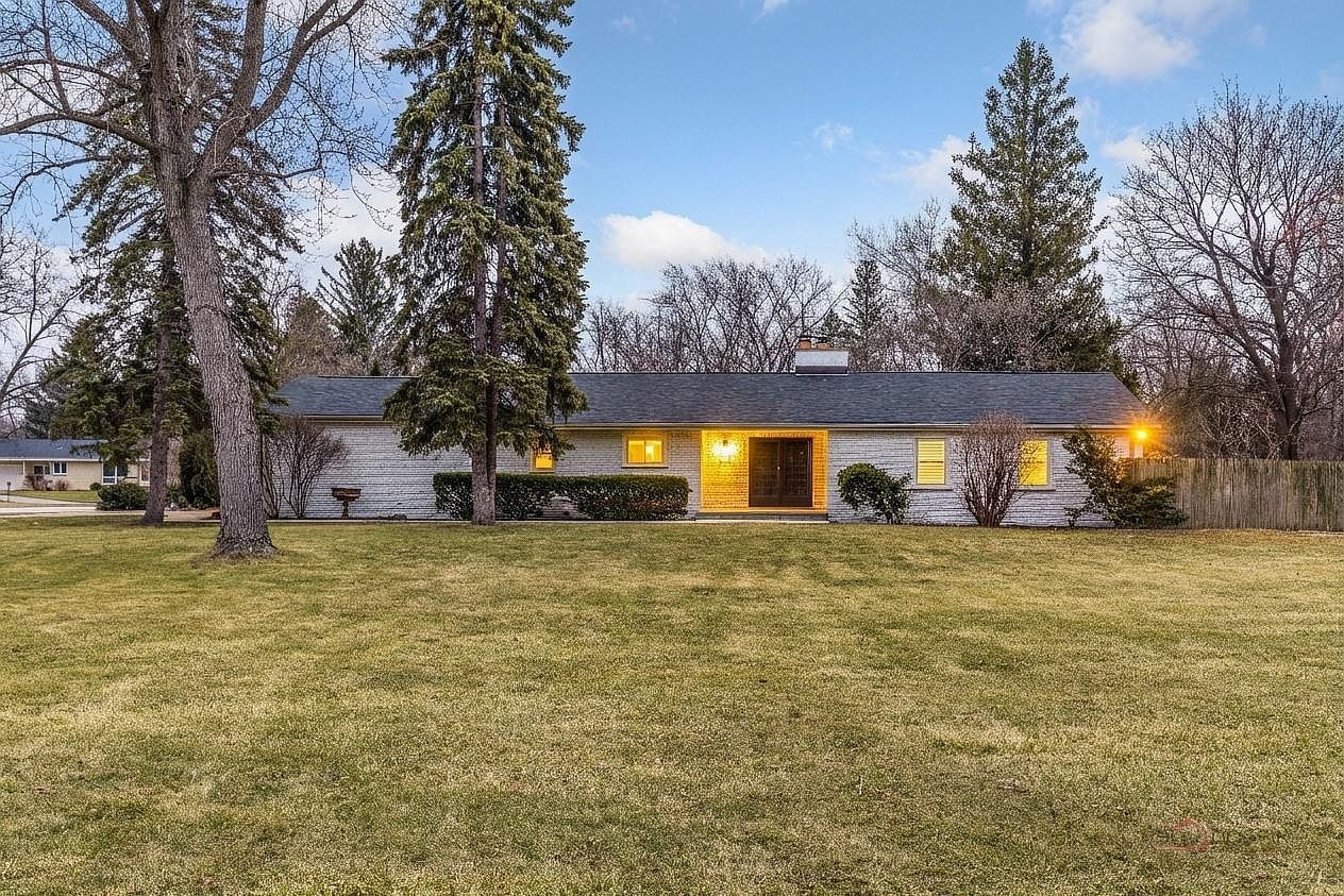 1967 Red Fox Ln Libertyville, IL 60048 - Thumbnail 2