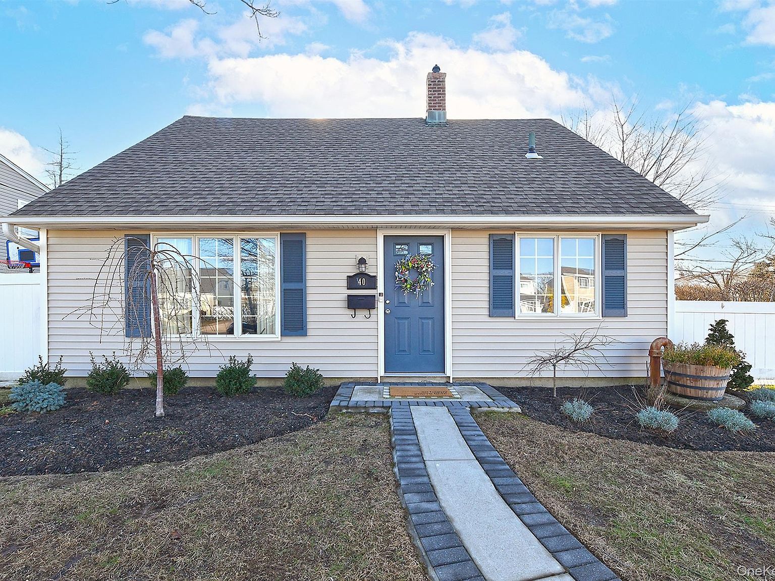 40 Knoll Ln Levittown, NY 11756 - Thumbnail 2