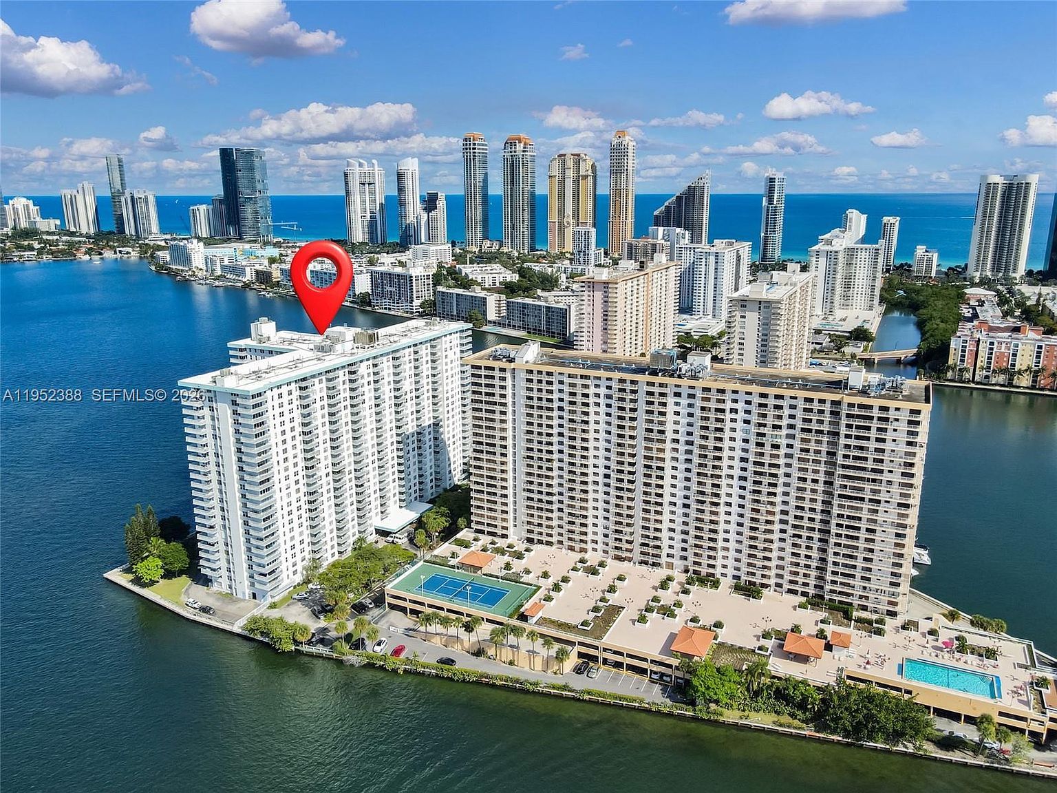 301 174th St APT 1018 Sunny Isles Beach, FL 33160 - Thumbnail 2