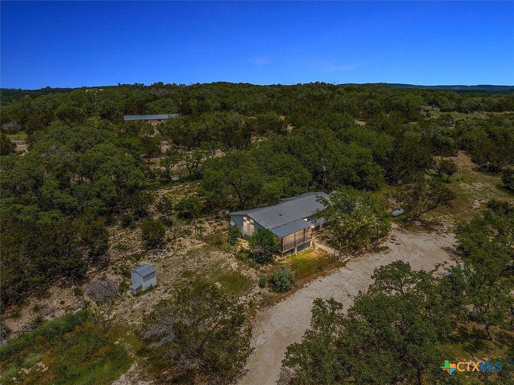 551 Cambridge Rd Wimberley, TX 78676 - Thumbnail 2