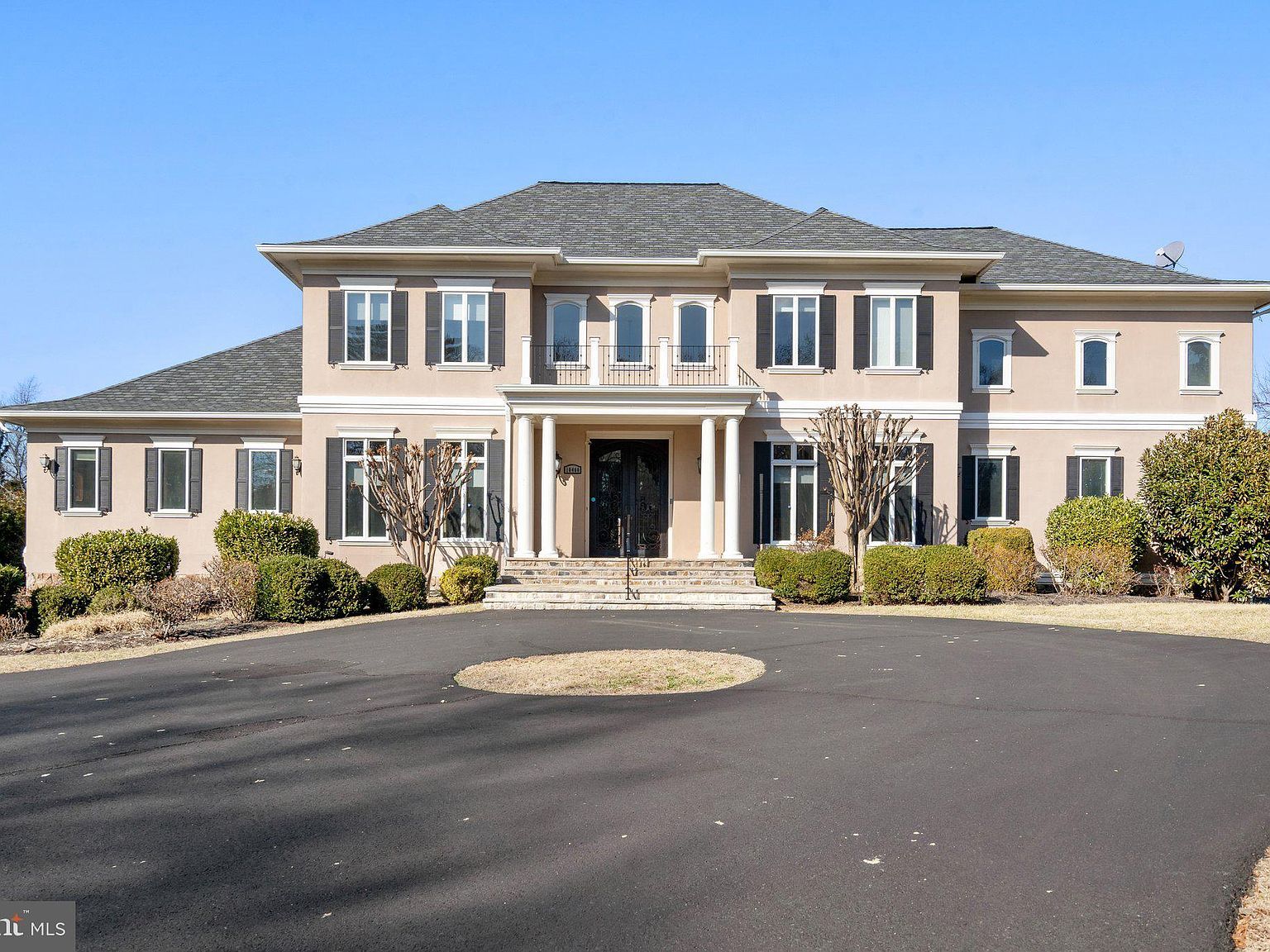 10400 Hunters Valley Rd Vienna, VA 22181 - Thumbnail 2