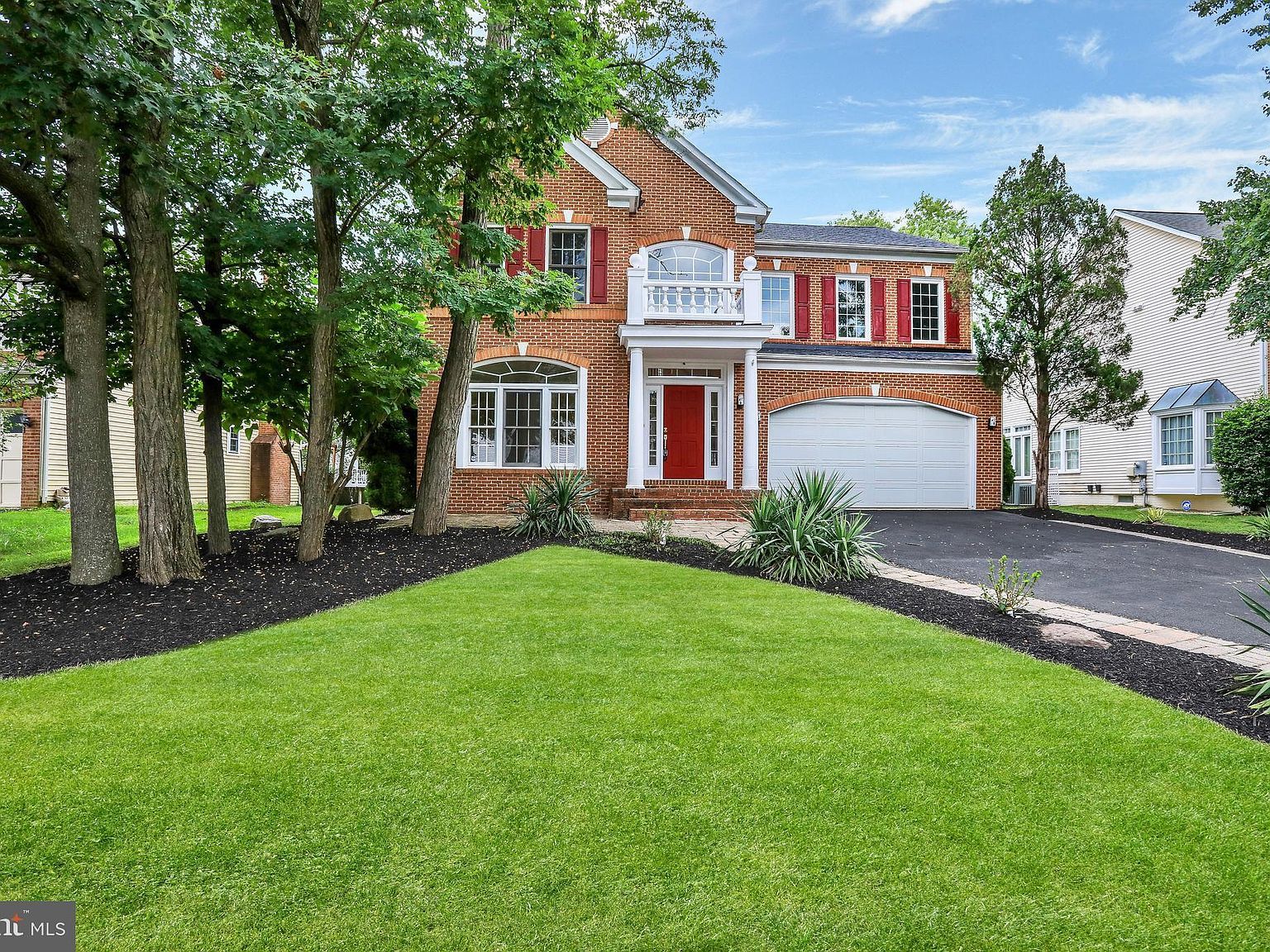 2054 Madrillon Rd Vienna, VA 22182 - Thumbnail 2