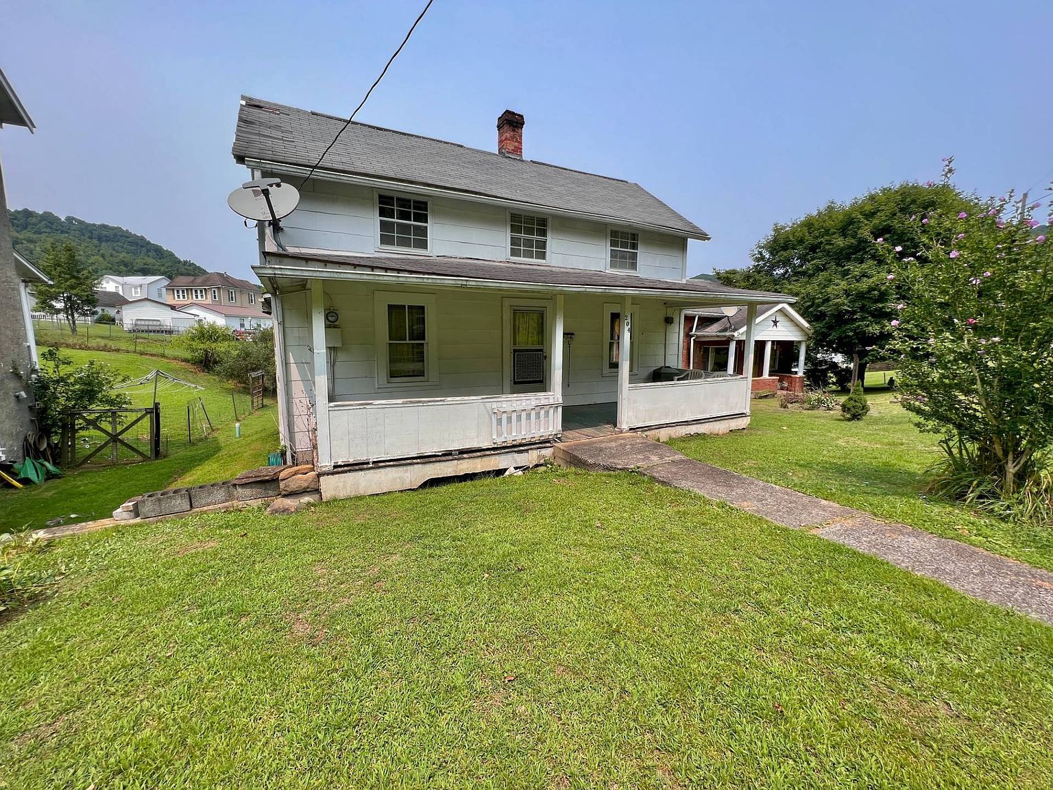 204 Linden St Gassaway, WV 26624 - Thumbnail 2