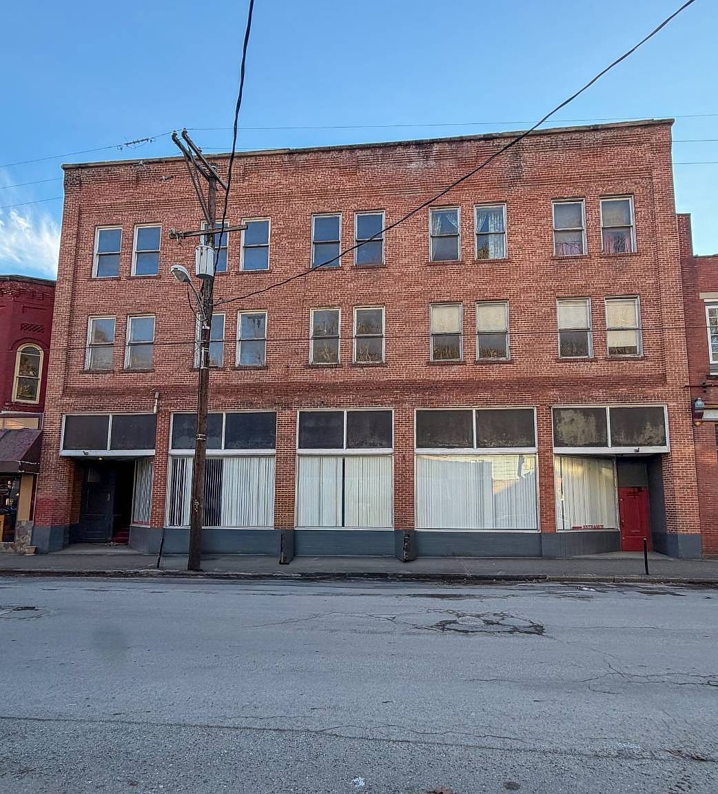 210 Main St Sutton, WV 26601 - Thumbnail 2