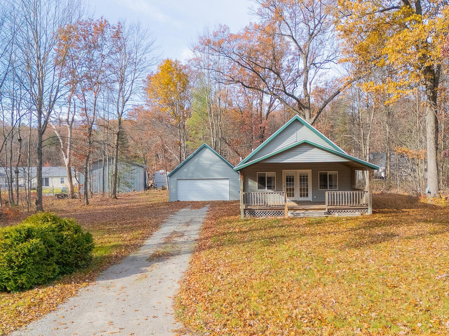 3610 Tower Hill Rd Houghton Lake, MI 48629 - Thumbnail 2