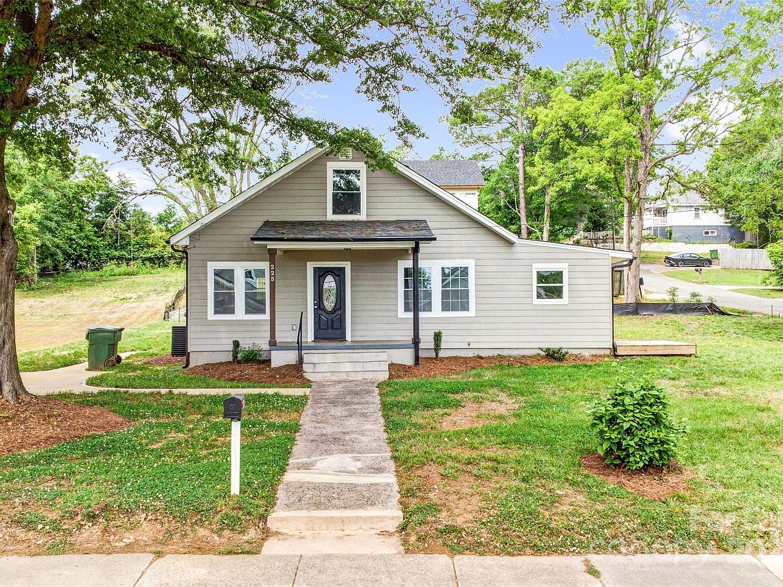 225 N Lee St Mount Holly, NC 28120 - Thumbnail 2