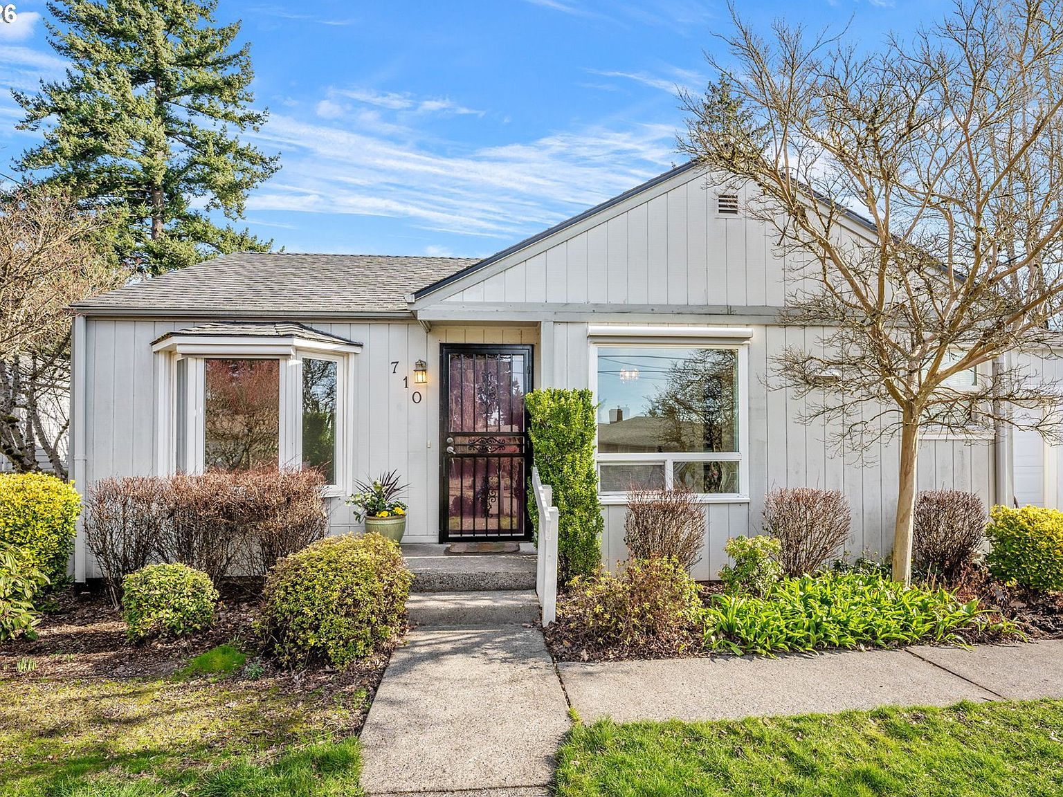 710 NE 110th Ave Portland, OR 97220 - Thumbnail 2