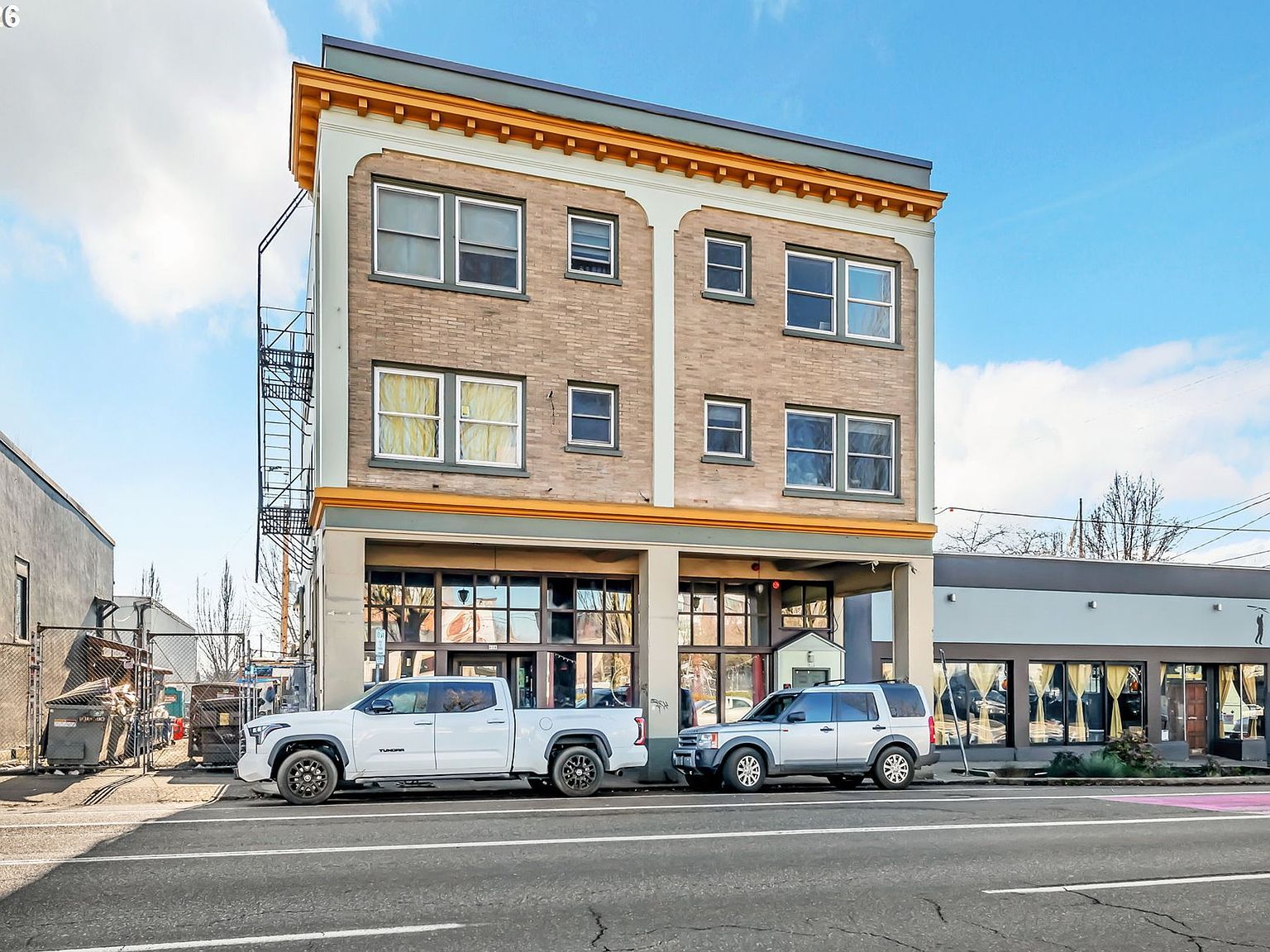 612 E Burnside St Portland, OR 97214 - Thumbnail 2