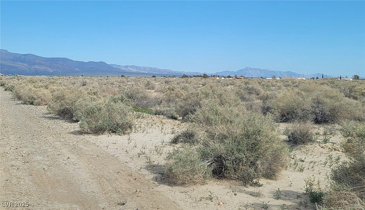 1821 Deputy St Pahrump, NV 89048 - Thumbnail 2