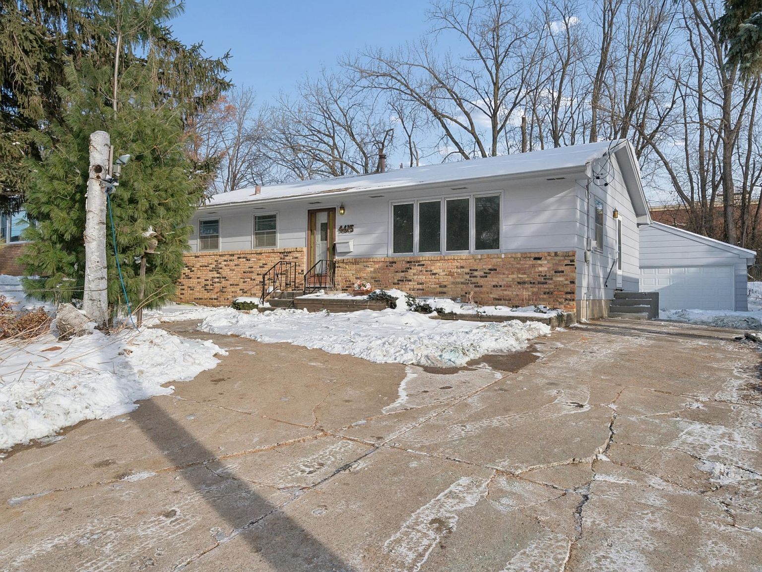 4615 Johnson St NE Columbia Heights, MN 55421 - Thumbnail 2