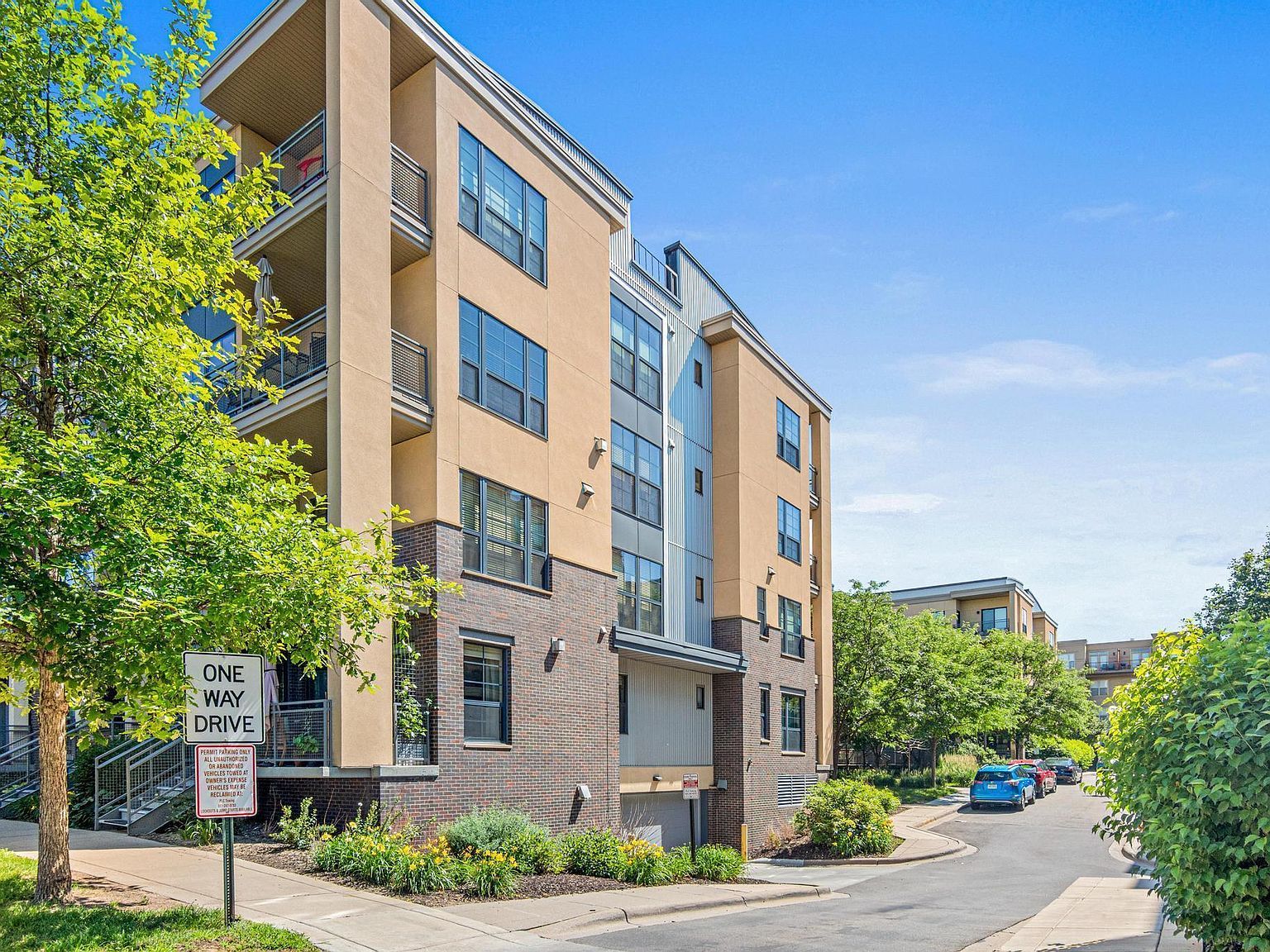 2566 Ellis Ave APT 103 Saint Paul, MN 55114 - Thumbnail 2