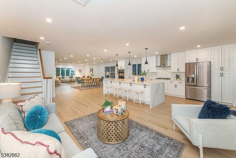 409 Washington St Carlstadt, NJ 07072 - Thumbnail 2