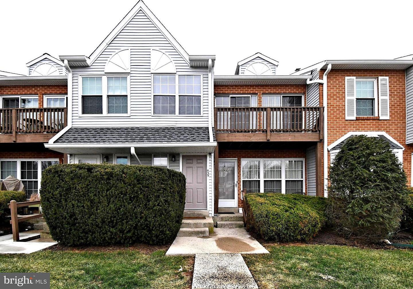 439 Wendover Dr Norristown, PA 19403 - Thumbnail 2