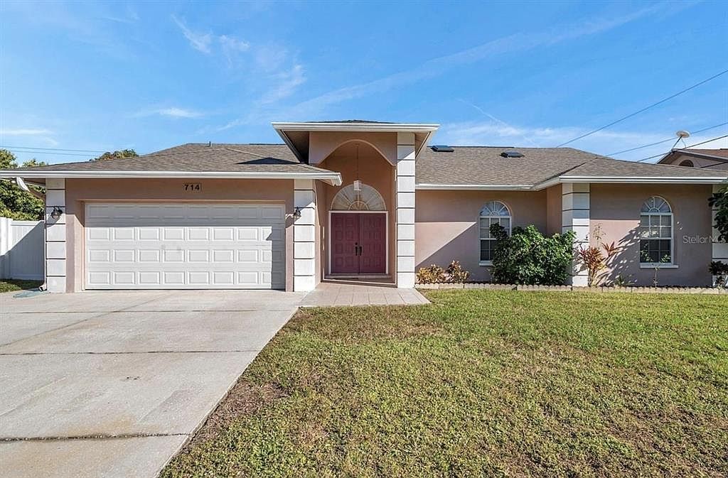 714 Charlotte Ave Tarpon Springs, FL 34689 - Thumbnail 2