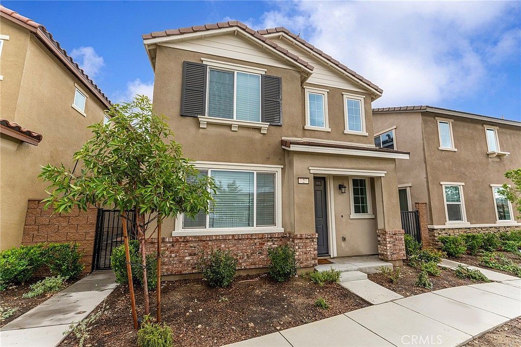 16126 Cannoli Ct #2 Fontana, CA 92336 - Thumbnail 2