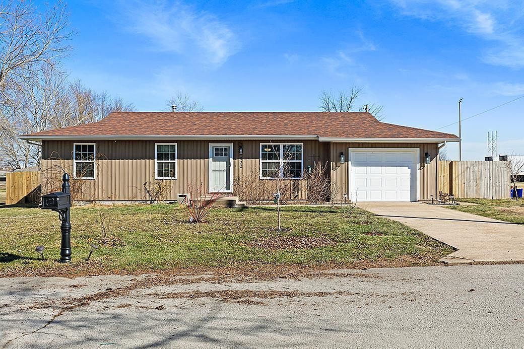 922 Shafer St Mount Vernon, MO 65712 - Thumbnail 2