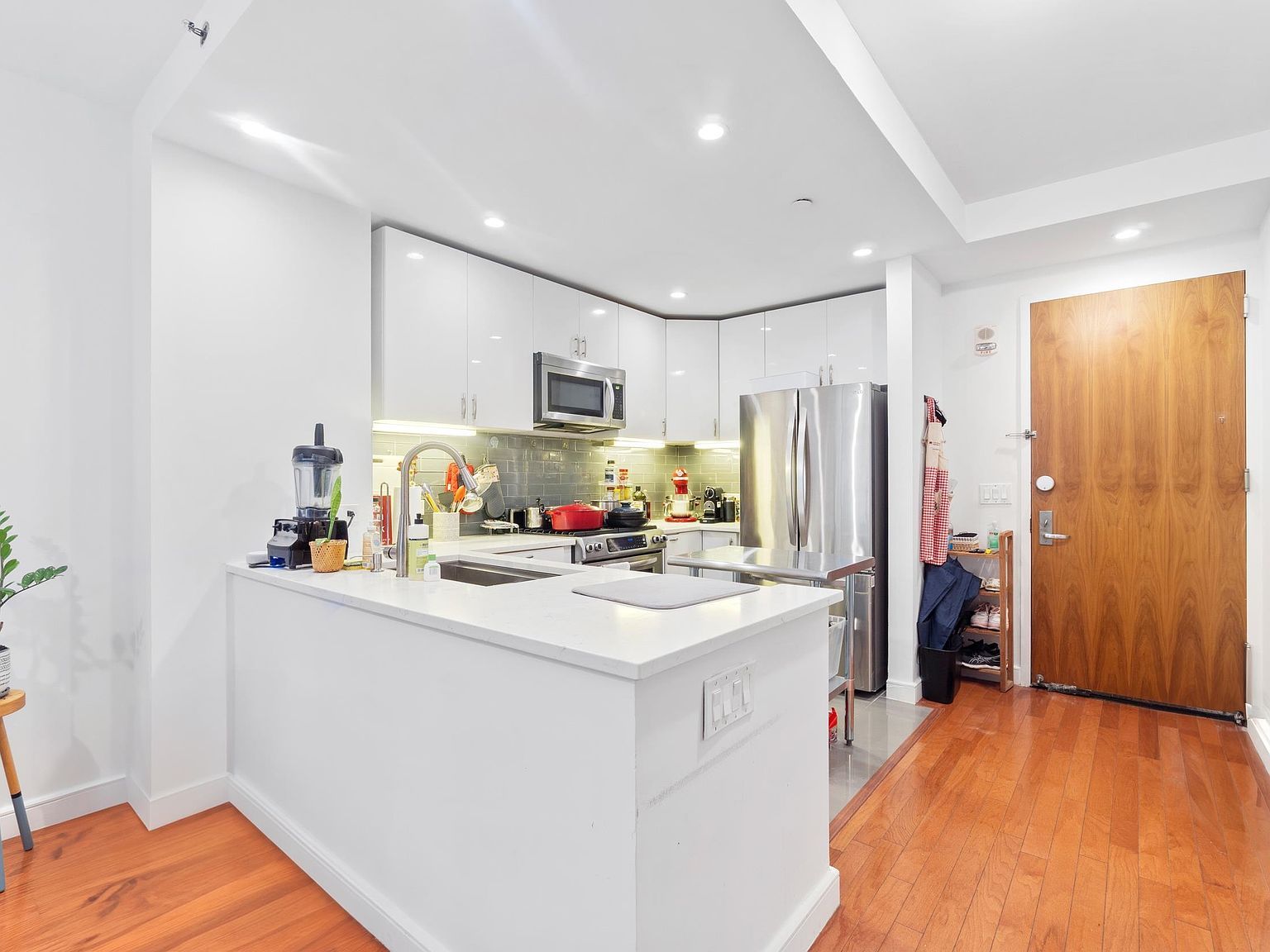 1 Shore Ln #619 Jersey City, NJ 07302 - Thumbnail 2