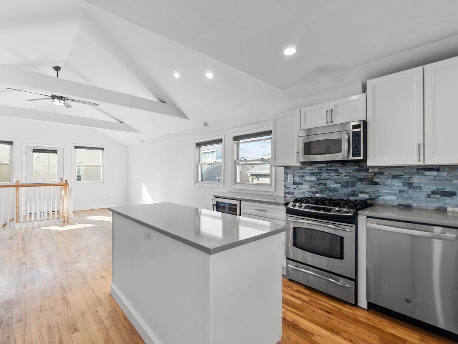 158 Wayne St APT 423A Jersey City, NJ 07302 - Thumbnail 2