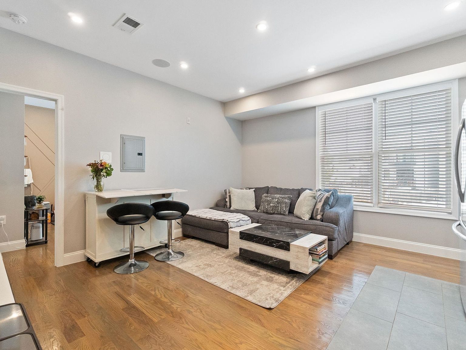 16 Troy St APT 201 Jersey City, NJ 07307 - Thumbnail 2