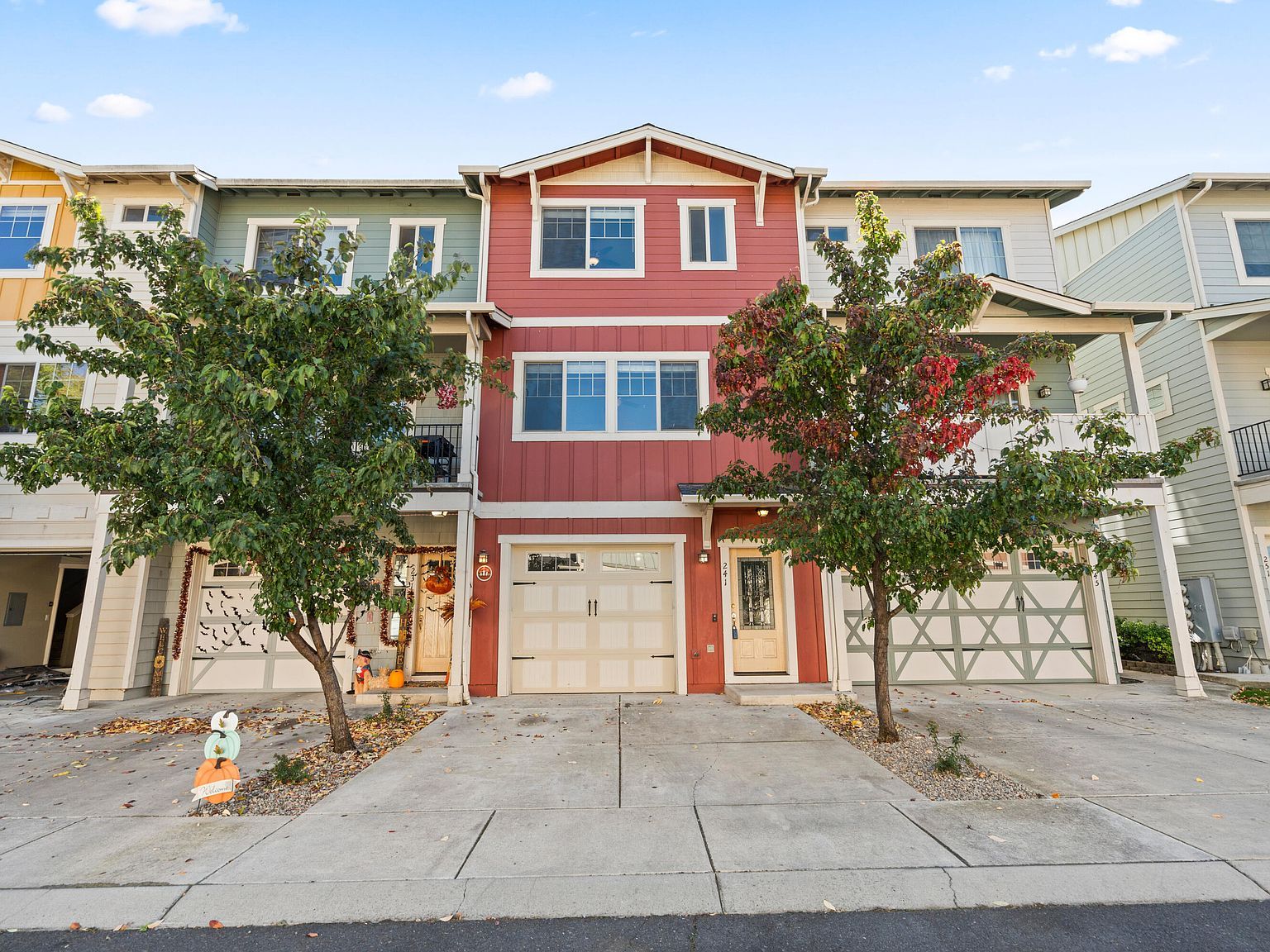 241 Cherry Bark Ln Medford, OR 97501 - Thumbnail 2