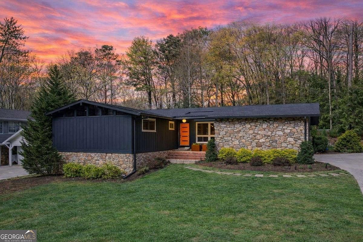 3585 Duberry Ct NE Atlanta, GA 30319 - Thumbnail 2