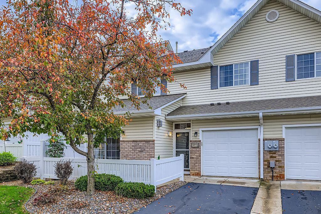 3772 Vermilion Ct S Eagan, MN 55122 - Thumbnail 2