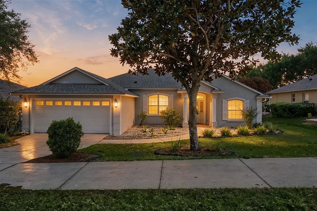 827 Princeton Dr Clermont, FL 34711  | Single Family