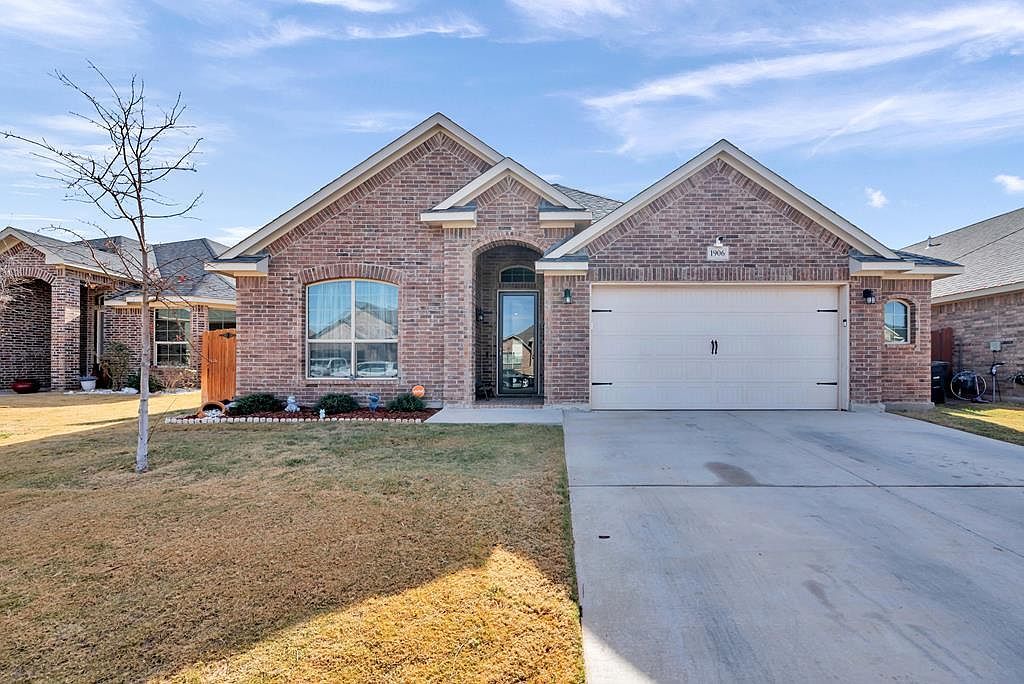 1906 Overshine Ln Midland, TX 79705 - Thumbnail 2