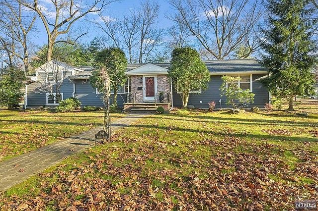 293 Spring Ln Haworth, NJ 07641 - Thumbnail 2