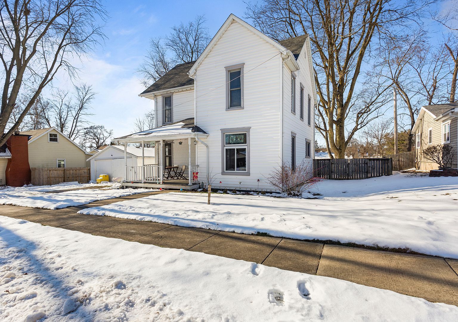 206 N Buchanan St Heyworth, IL 61745 - Thumbnail 2