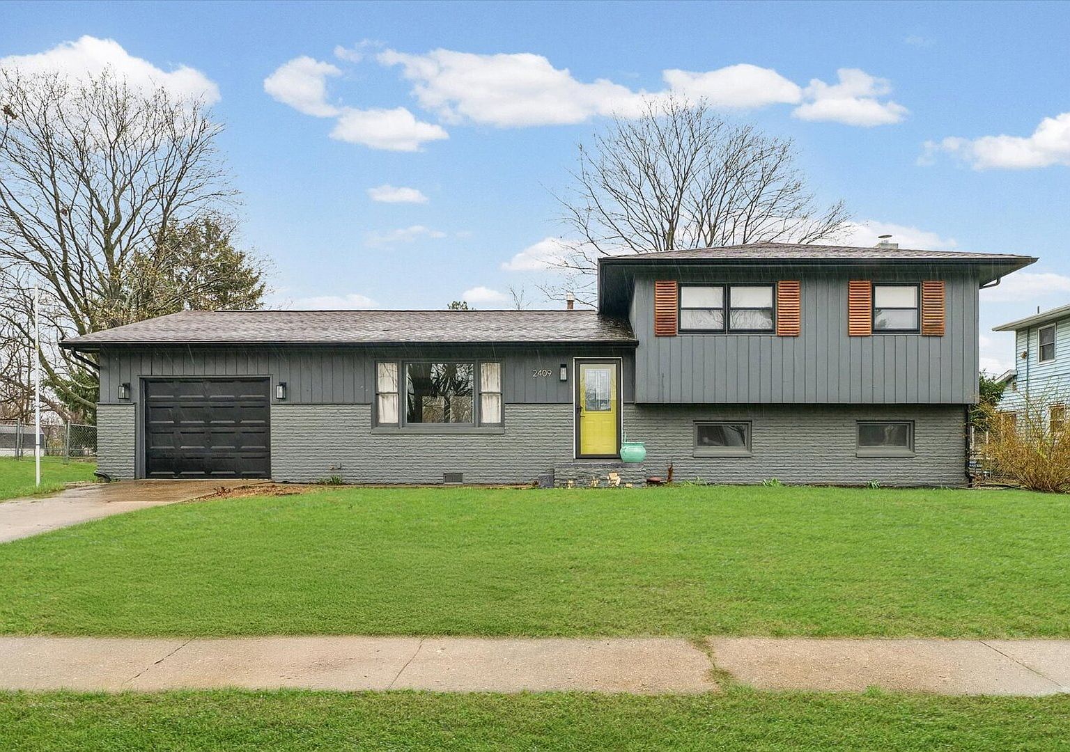 2409 Elizabeth St Urbana, IL 61802  | Single Family