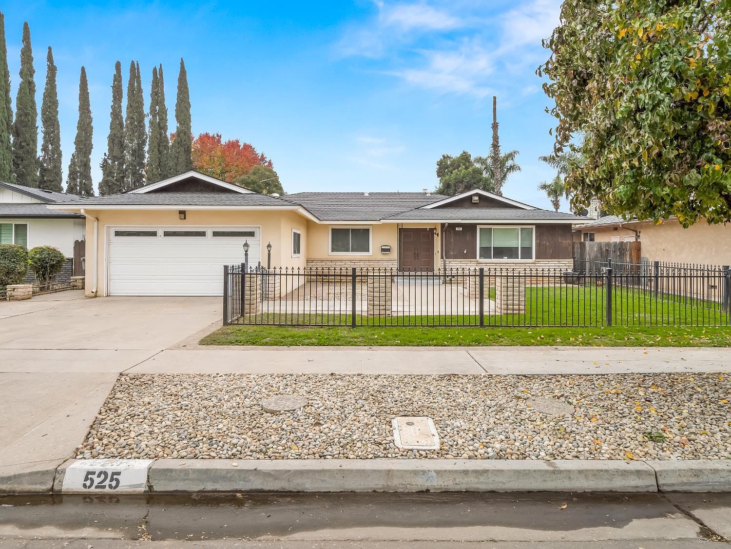 525 E Vartikian Ave Fresno, CA 93710 - Thumbnail 2