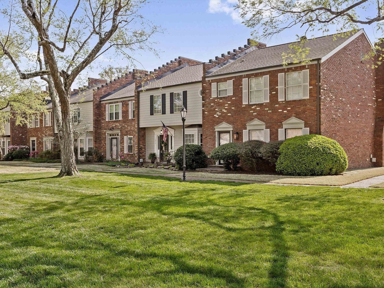 1834 Hunters Creek Dr Germantown, TN 38138  | Condominium